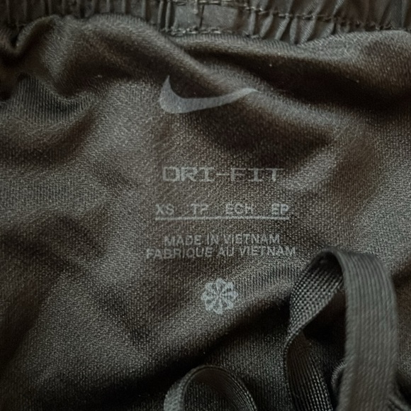 Nike dri-fit running shorts - Picture 3 of 9